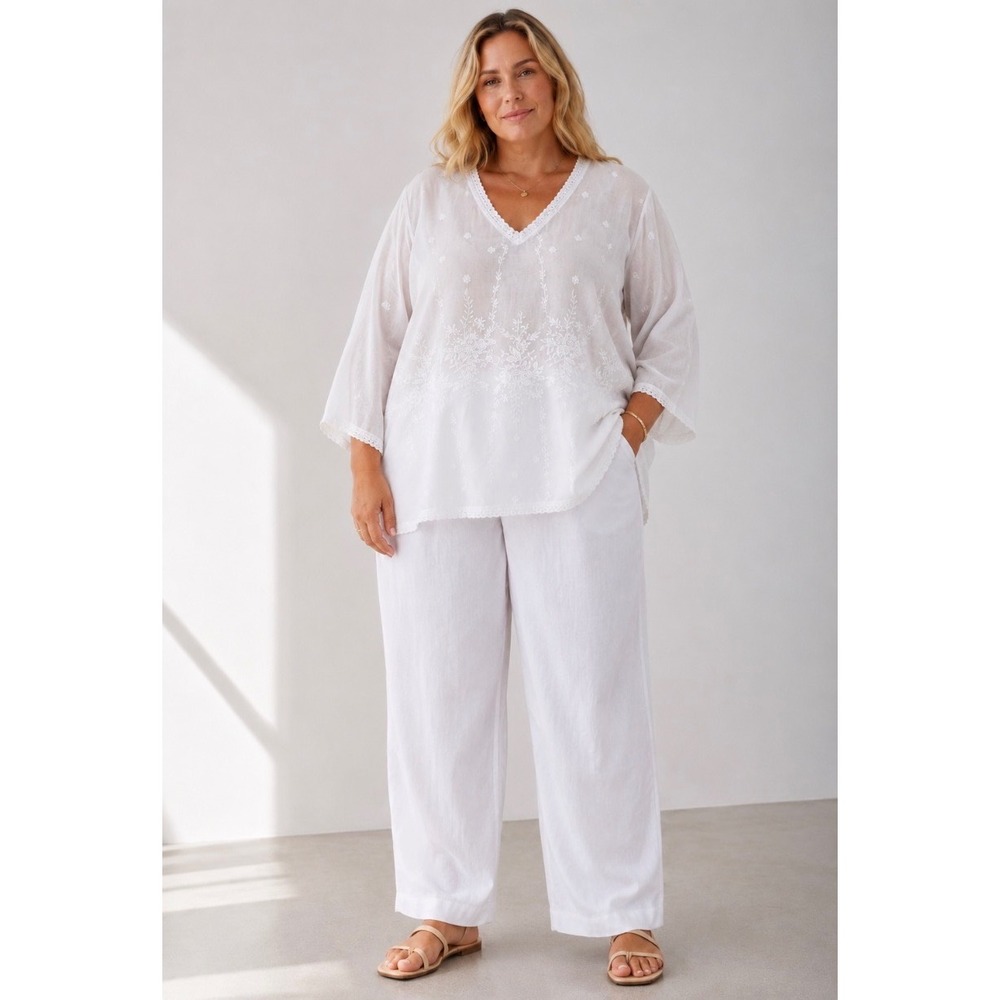 Johnny Was White Embroidered V-Neck Tunic Top 2X Cupra Rayon NMCS669SX-1 Boho
